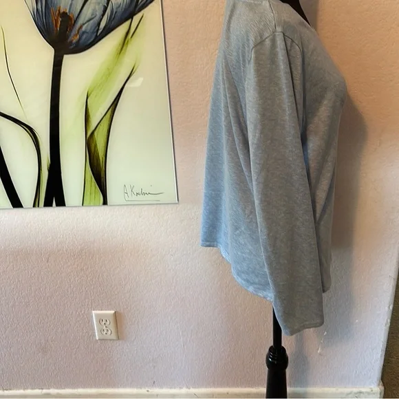 Must bundle shirt size medium - Picture 2 of 5